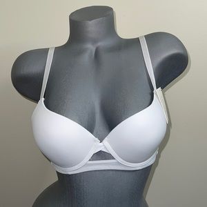 Push Up Light Padded Demi T- Shirt Bra. NWT